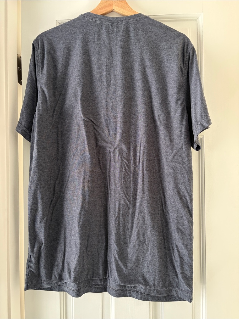 Vuori Short Sleeve Crew Tee in Heather Navy Blue - Picture 3 of 3
